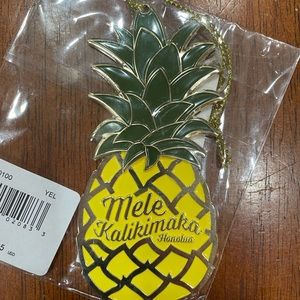 Pineapple ornaments Mele Kalikimaka (Merry Christmas)